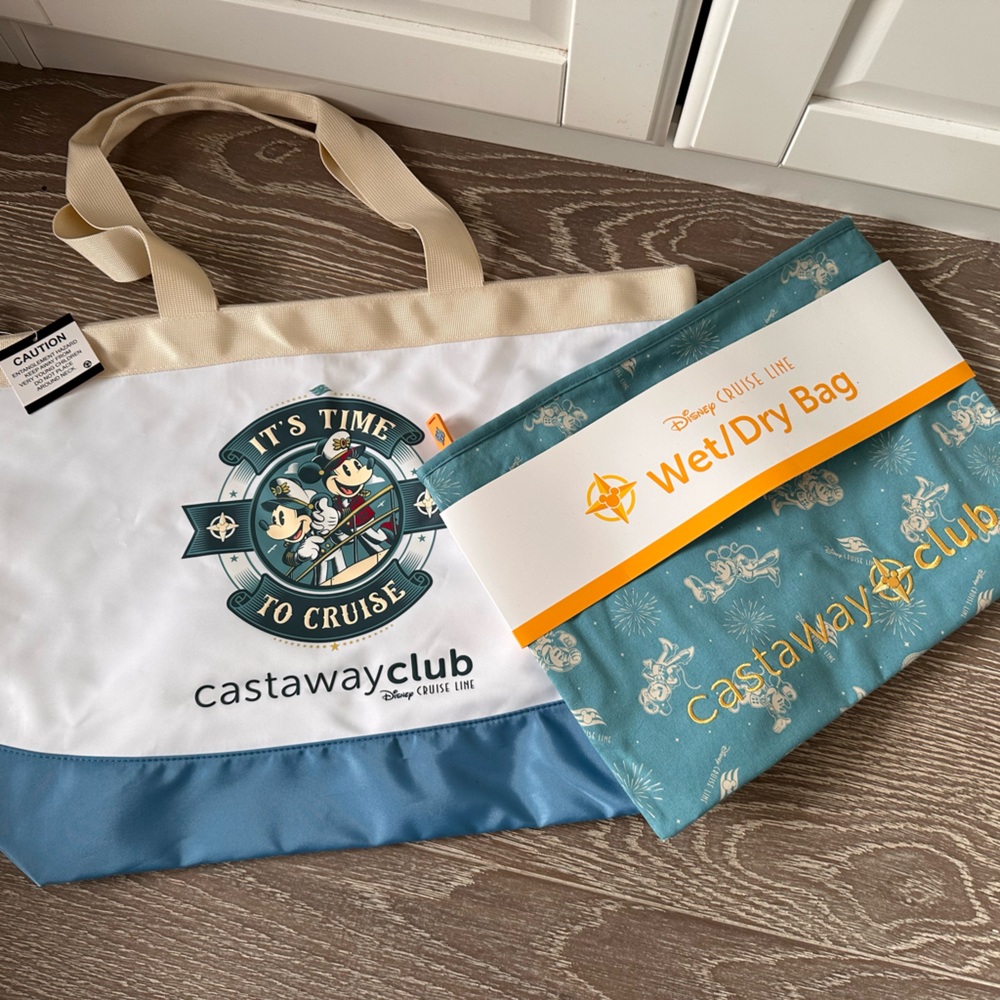 Disney Castaway Club Beach Tote + Wet Dry Bag Set NWT